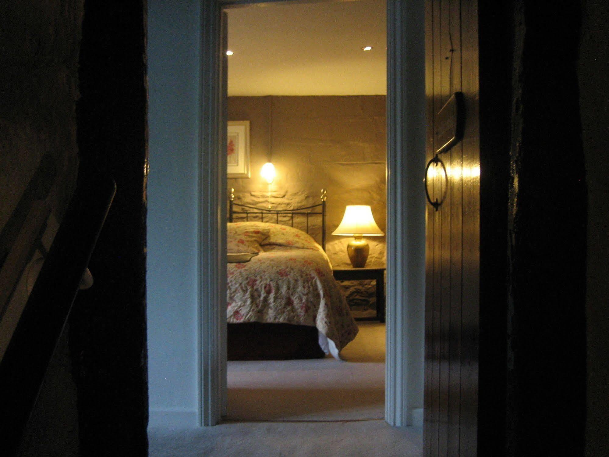 The Oxenham Arms Hotel Devon South Zeal Екстер'єр фото